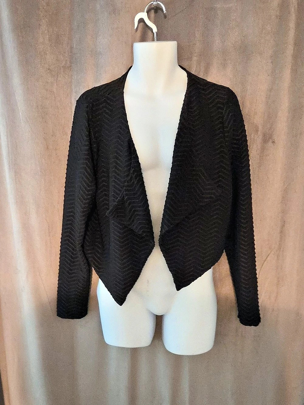 mstudio Black Textured Shrug Size 2X Like New